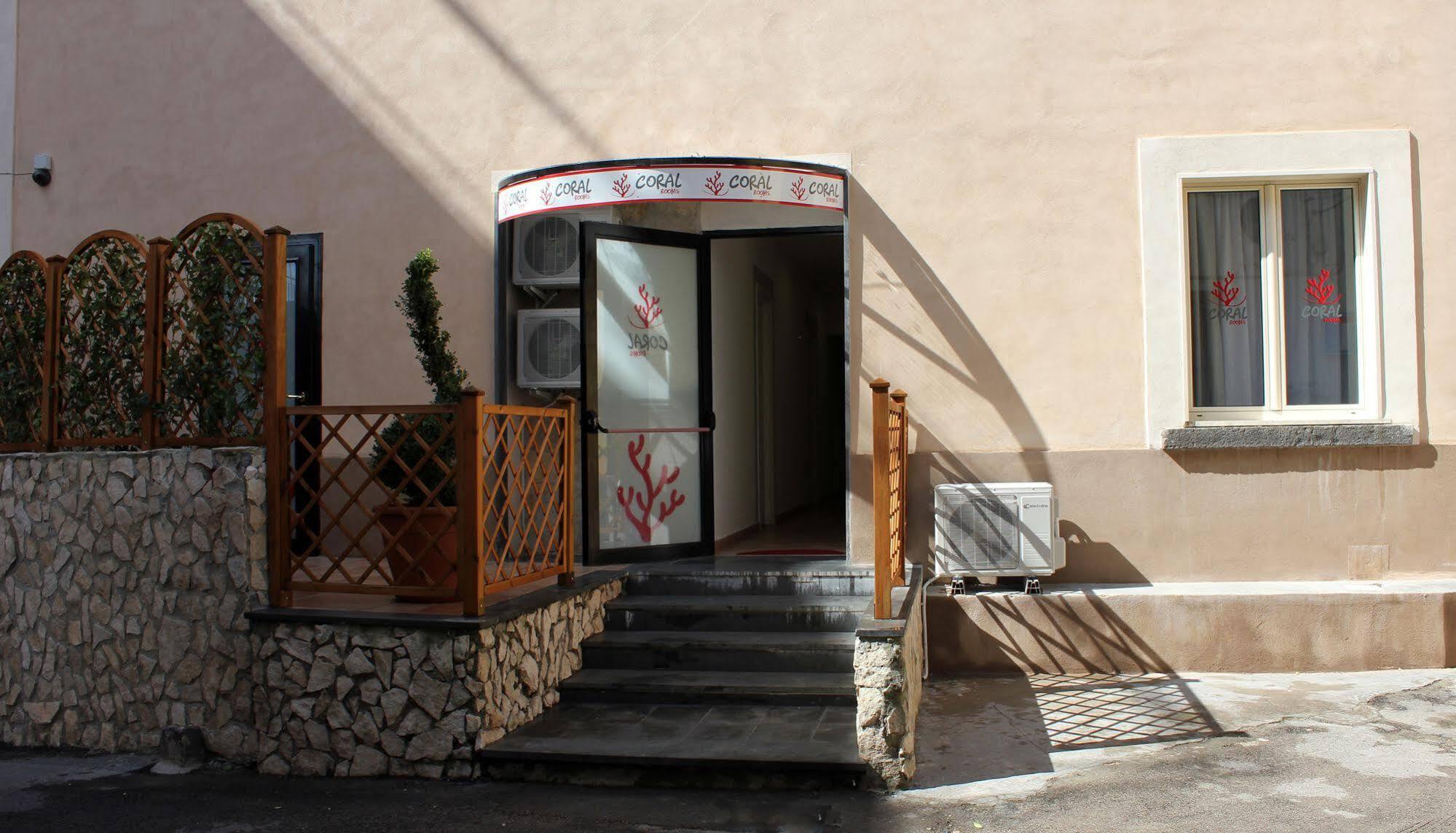 Coral Rooms Torre del Greco Bagian luar foto
